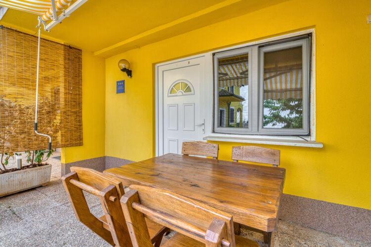 Apartments Nika With Swimming Pool And Beautiful Sea View Dobreć Exterior foto