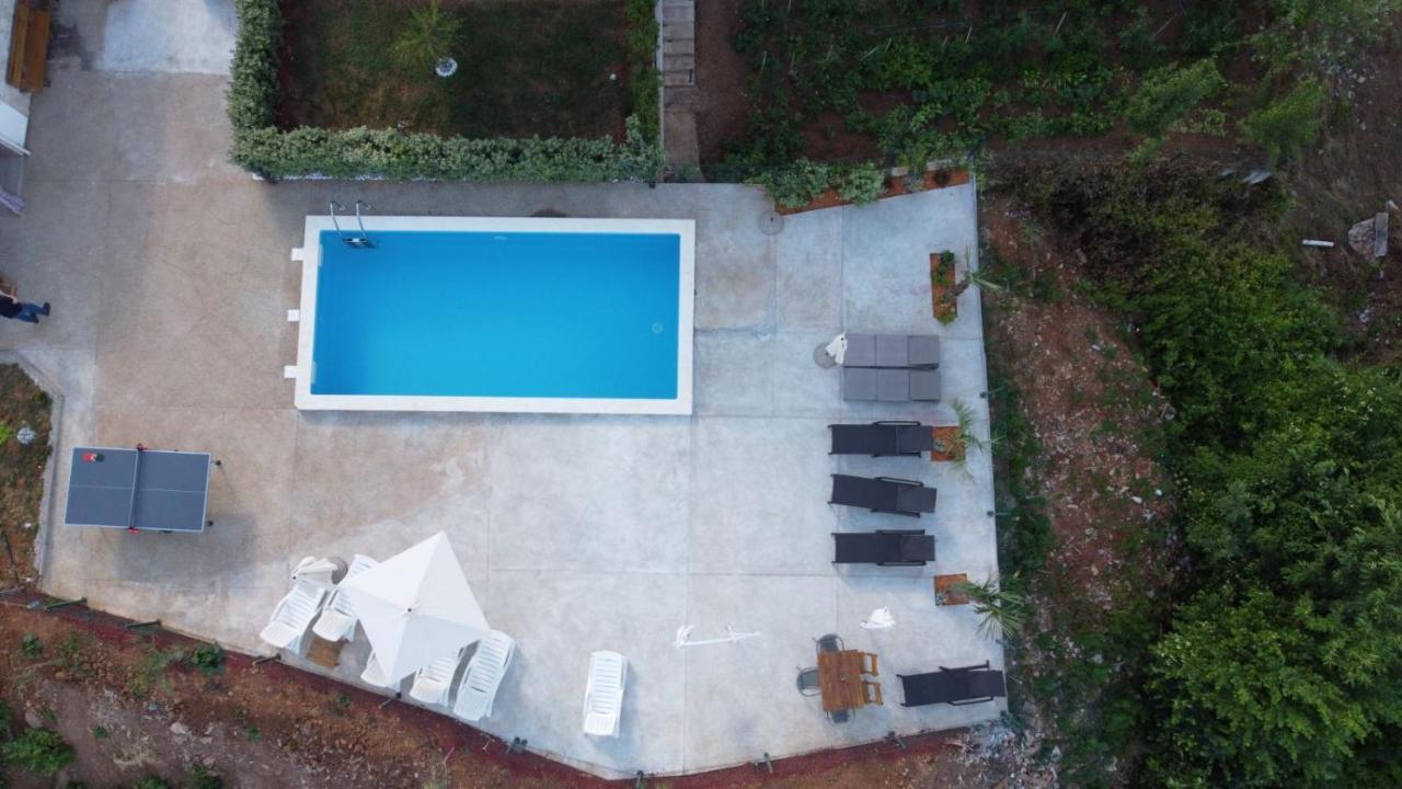 Apartments Nika With Swimming Pool And Beautiful Sea View Dobreć Exterior foto